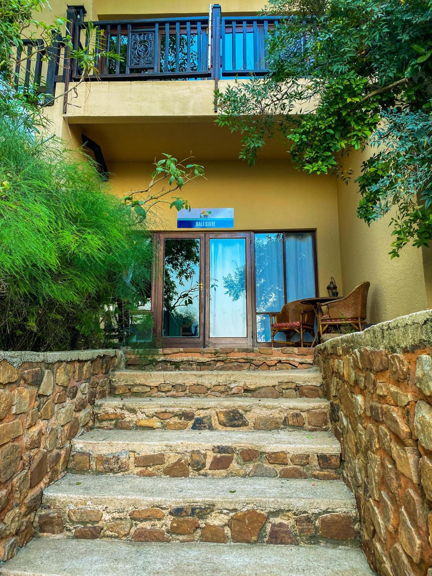 Bali At Scenic Haven Lodge In Hartbeespoort Eksteriør billede