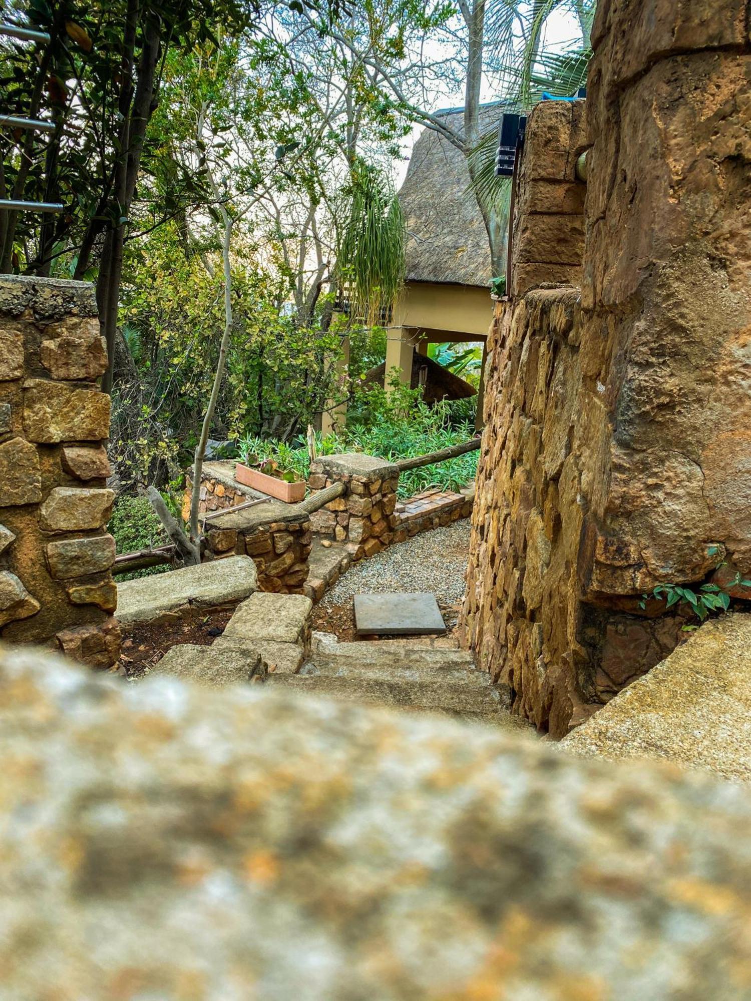 Bali At Scenic Haven Lodge In Hartbeespoort Eksteriør billede