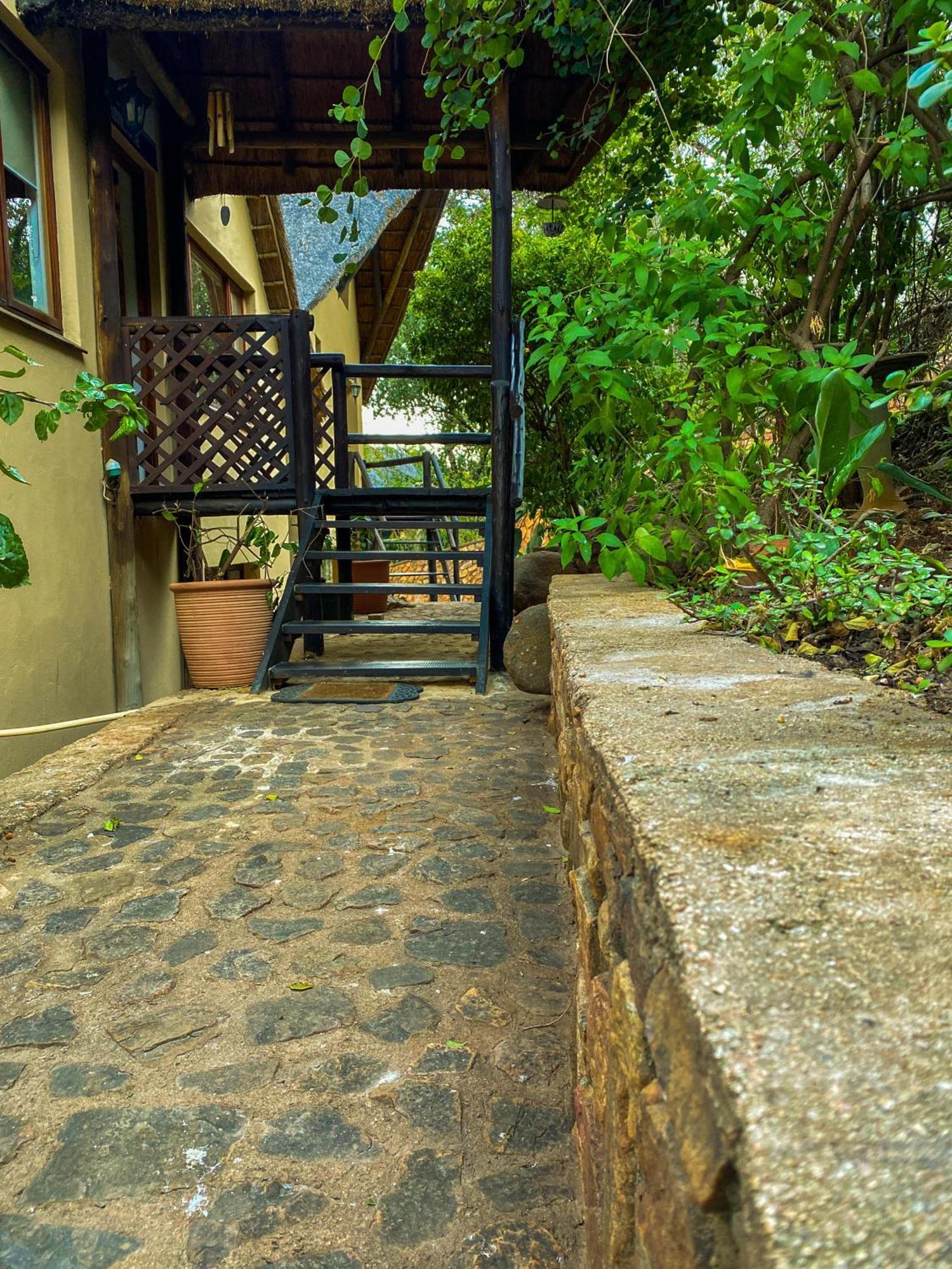 Bali At Scenic Haven Lodge In Hartbeespoort Eksteriør billede