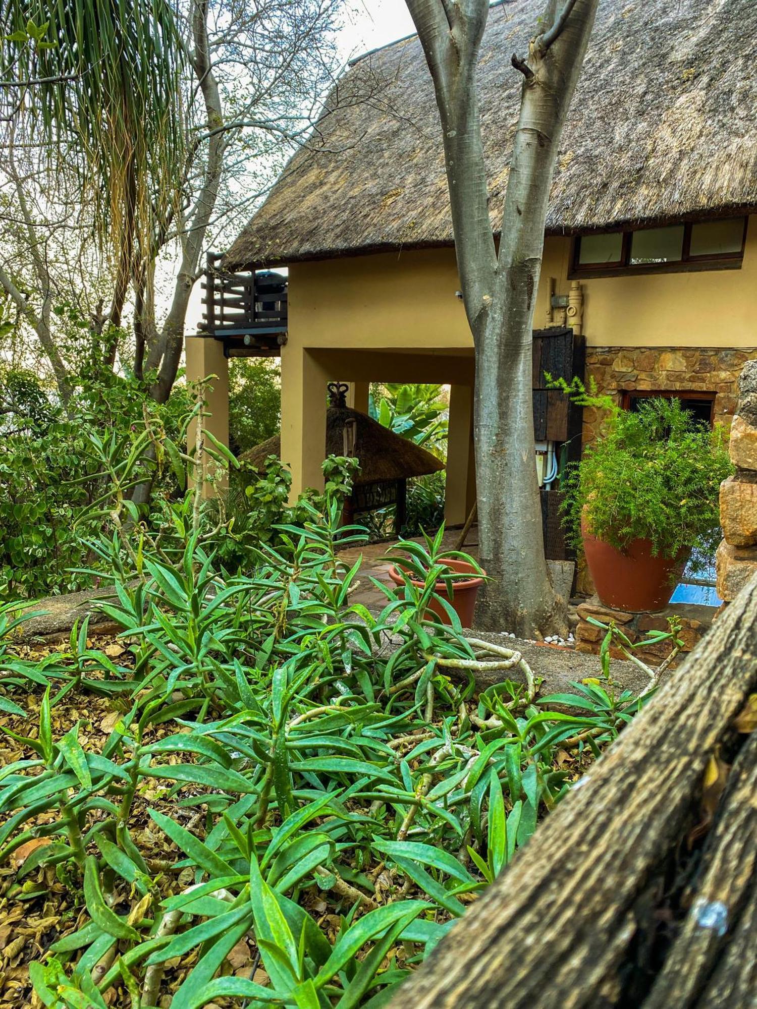 Bali At Scenic Haven Lodge In Hartbeespoort Eksteriør billede